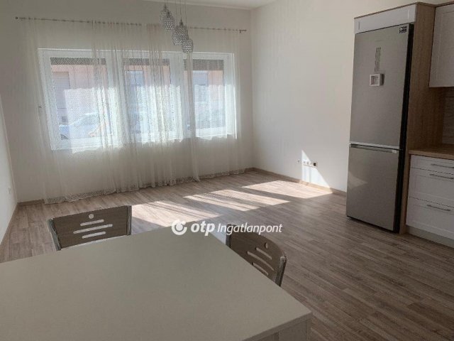 Eladó téglalakás, Pápán 45.49 M Ft, 2 szobás