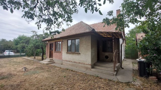 Eladó családi ház, Besnyőn 36.9 M Ft, 3 szobás