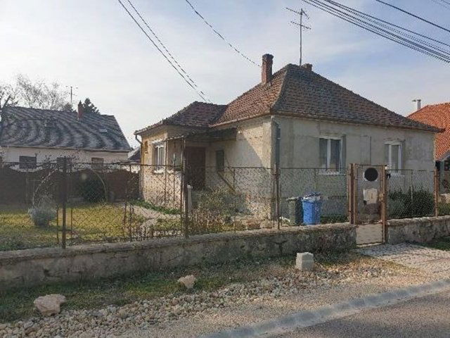 Eladó családi ház, Mosonmagyaróváron 40 M Ft, 2 szobás