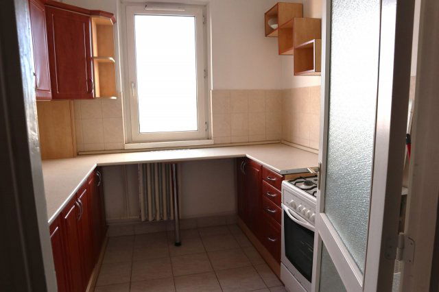 Kiadó panellakás, albérlet, Szegeden 140 E Ft / hó, 2 szobás