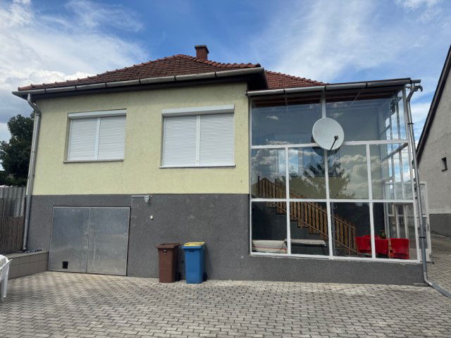 Eladó családi ház, Hatvanban 75 M Ft, 3 szobás