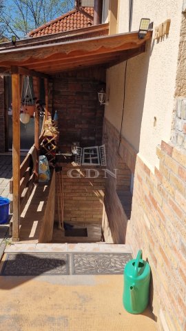 Eladó családi ház, Tiszakécskén 128 M Ft, 5+1 szobás