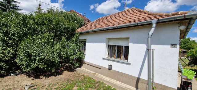 Eladó családi ház, Mogyoródon 63.5 M Ft, 3 szobás