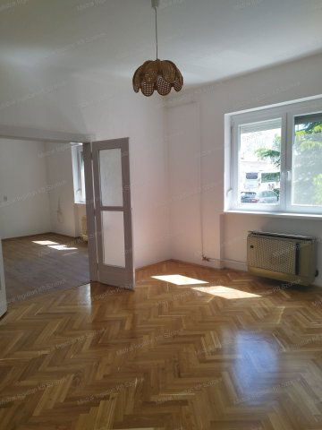 Eladó téglalakás, Szolnokon 29.9 M Ft, 2 szobás