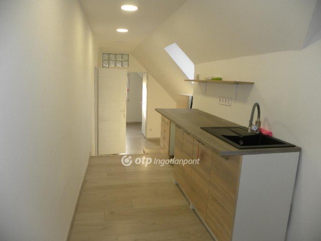 Eladó téglalakás, Budapesten, XVI. kerületben 45 M Ft, 2 szobás