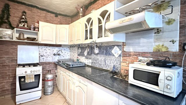 Eladó ikerház, Tégláson 32.9 M Ft, 3 szobás