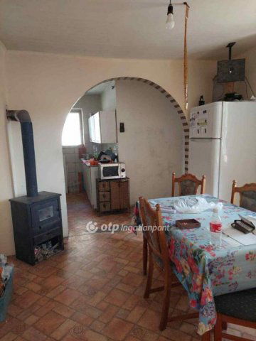 Eladó családi ház, Szigetcsépen 27.9 M Ft, 3 szobás