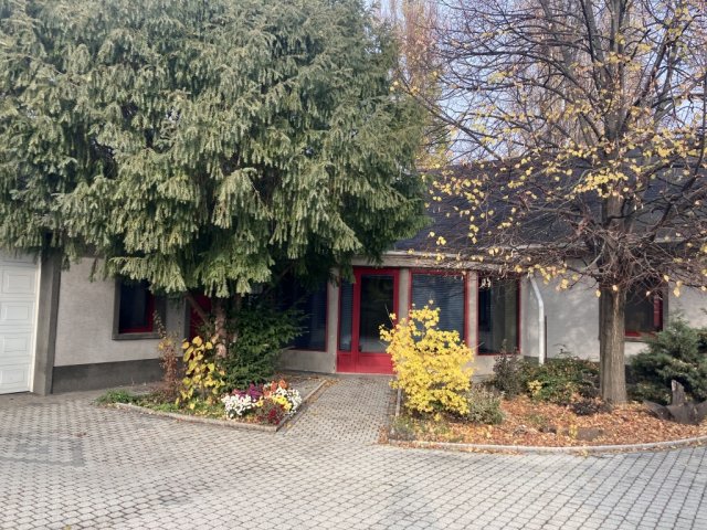 Eladó családi ház, Székesfehérvárott 125 M Ft, 6 szobás