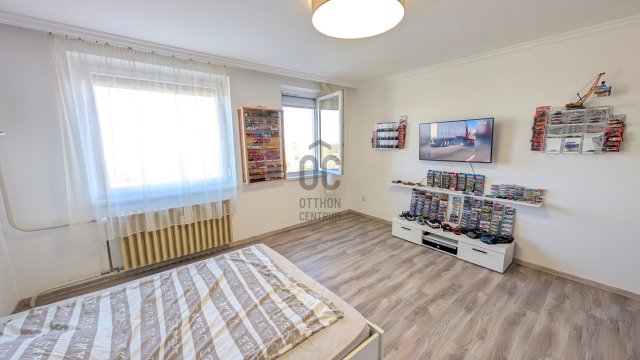 Eladó panellakás, Veszprémben, Haszkovó utcában 37 M Ft