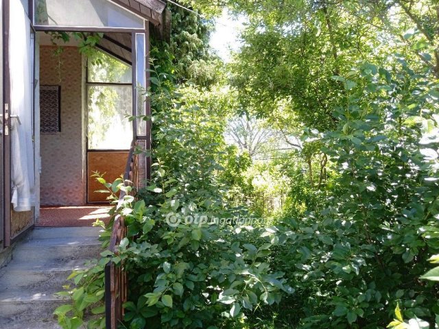 Eladó családi ház, Veszprémben 69.6 M Ft, 5 szobás