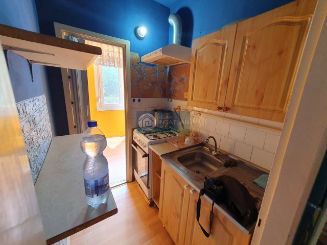 Eladó panellakás, Ózdon 9.9 M Ft, 1+1 szobás