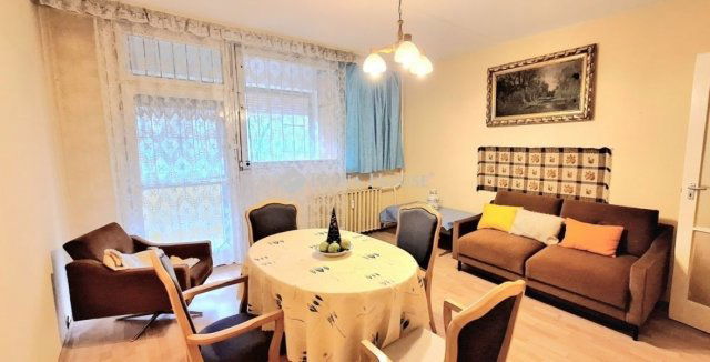 Eladó panellakás, Kecskeméten 49 M Ft, 3 szobás