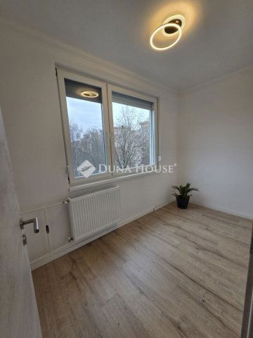 Eladó panellakás, Veszprémben, Munkácsy Mihály utcában