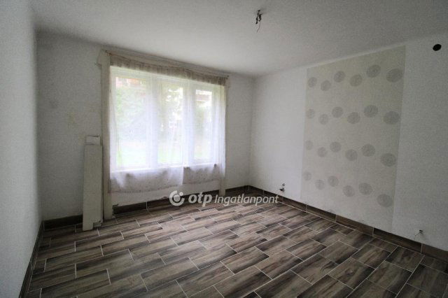 Eladó téglalakás, Salgótarjánban 9.9 M Ft, 2 szobás