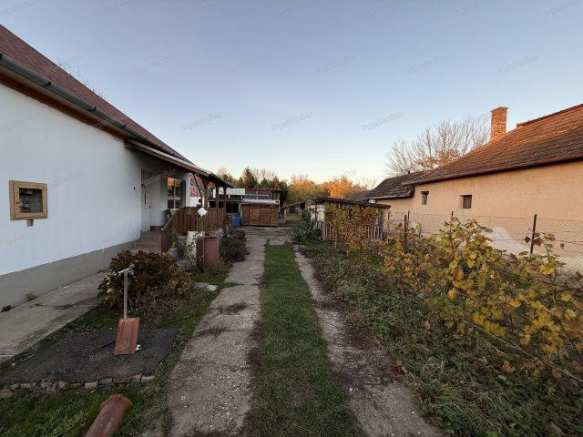 Eladó családi ház, Tiszadadán 27.5 M Ft, 3 szobás