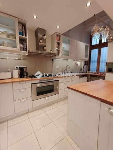 Eladó téglalakás, Budapesten, VII. kerületben 136.9 M Ft