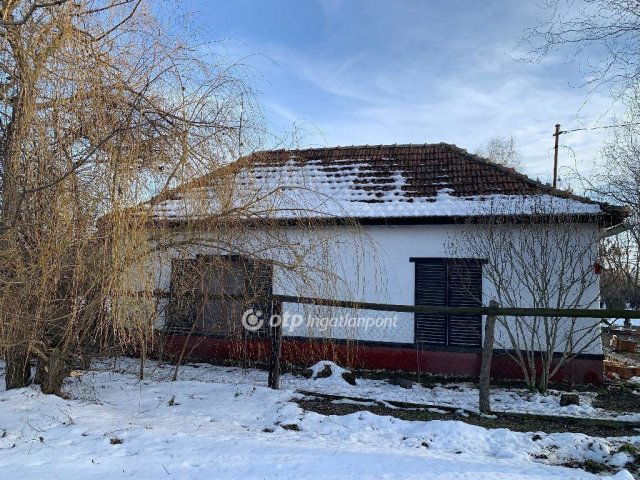 Eladó családi ház, Tiszapüspökin 7.9 M Ft, 2+1 szobás