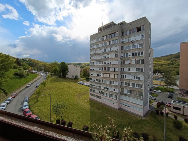 Eladó panellakás, Salgótarjánban 21.5 M Ft, 2+1 szobás