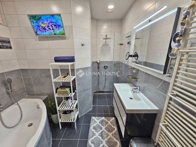 Eladó téglalakás, Budapesten, IX. kerületben 198.9 M Ft