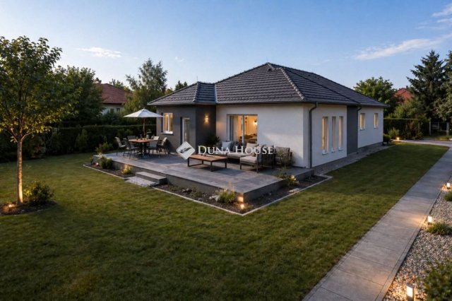 Eladó családi ház, Ceglédbercelen 99.9 M Ft, 5 szobás