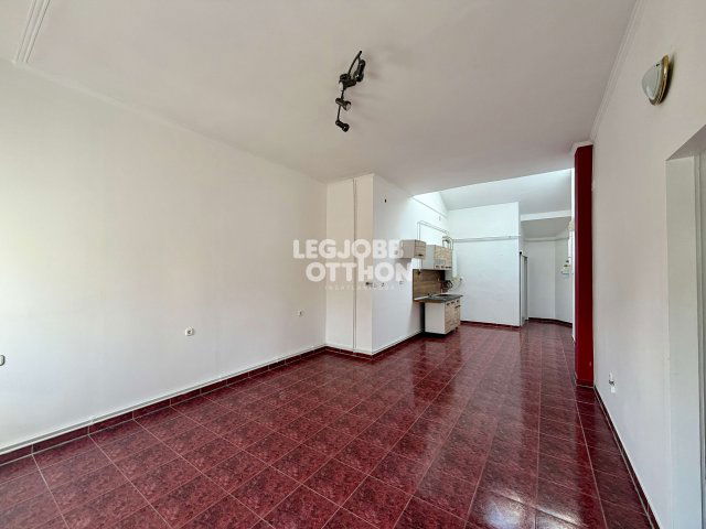 Eladó téglalakás, Cegléden 63.9 M Ft, 2 szobás