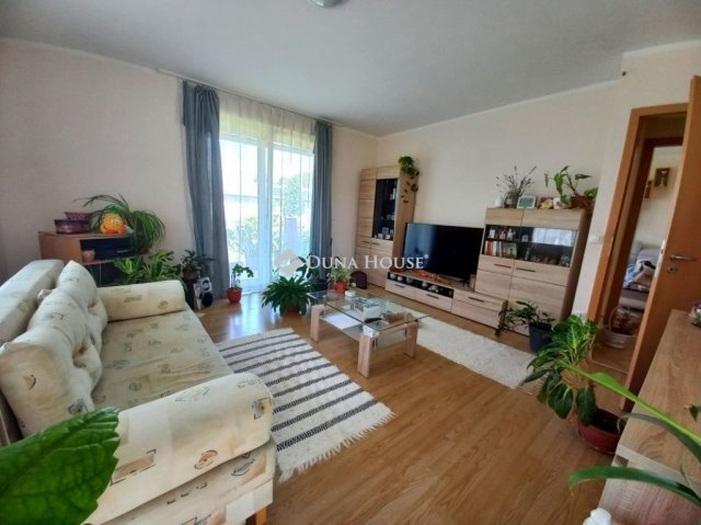 Eladó családi ház, Veszprémben 130 M Ft, 4 szobás
