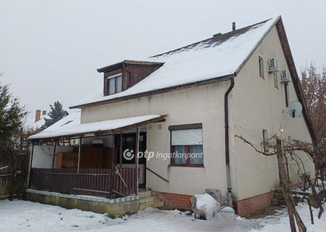 Eladó családi ház, Szentesen 44.5 M Ft, 4+1 szobás