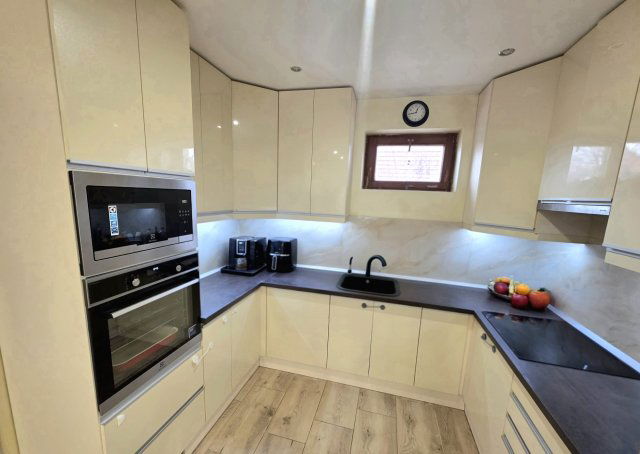 Eladó családi ház, Pilisen 69.9 M Ft, 2+1 szobás