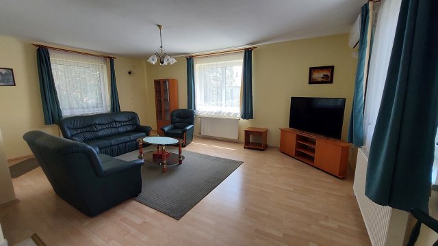 Kiadó családi ház, albérlet, Székesfehérvárott 500 E Ft / hó