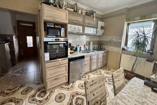 Eladó téglalakás, Edelényben 25 M Ft, 3 szobás