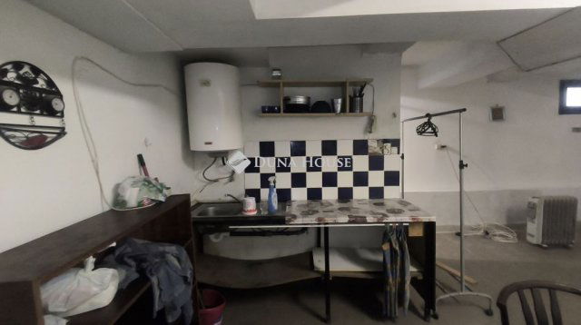 Eladó ipari ingatlan, Budapesten, XIII. kerületben 40 M Ft