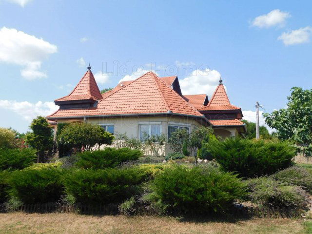 Eladó családi ház, Cserszegtomajon 157.605 M Ft, 4 szobás
