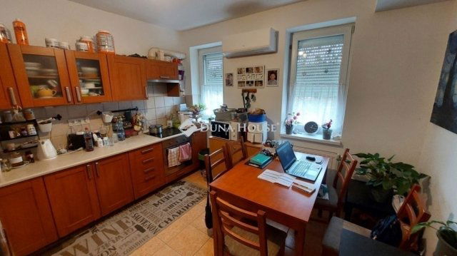 Eladó téglalakás, Vácon 70.5 M Ft, 1+2 szobás