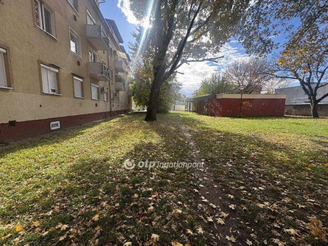 Eladó téglalakás, Debrecenben 69.999 M Ft, 2 szobás