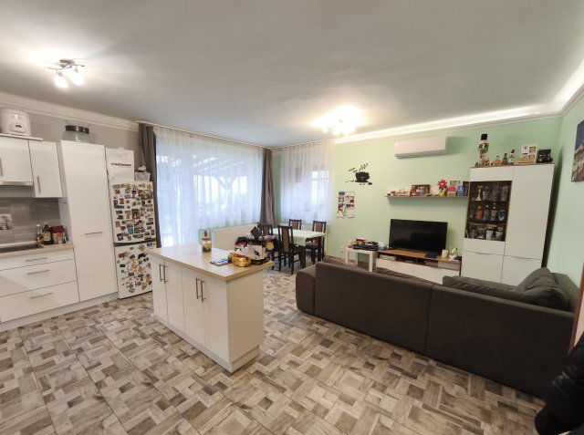 Eladó téglalakás, Dunaújvárosban 73.5 M Ft, 4 szobás