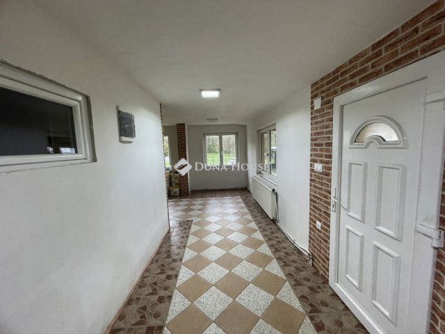 Eladó családi ház, Rönökön 42.9 M Ft, 3+2 szobás