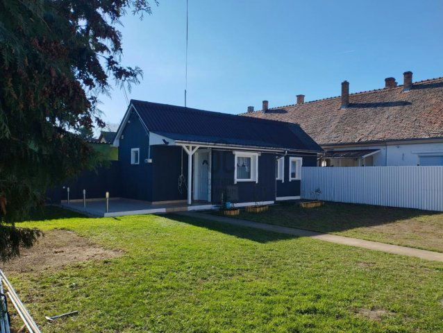 Eladó nyaraló, Siófokon 63 M Ft, 4 szobás / költözzbe.hu