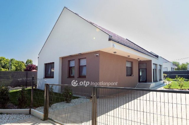 Eladó családi ház, Aszófőn 139 M Ft, 4 szobás