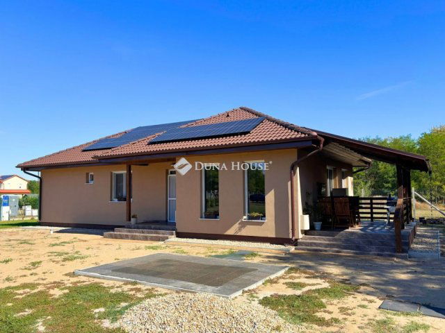 Eladó családi ház, Kecskeméten 57.75 M Ft, 4 szobás