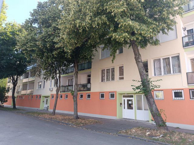 Kiadó téglalakás, albérlet, Ajkán, Ifjúság utcában, 1 szobás