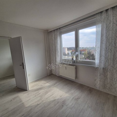 Eladó panellakás, Egerben 52.9 M Ft, 2+1 szobás