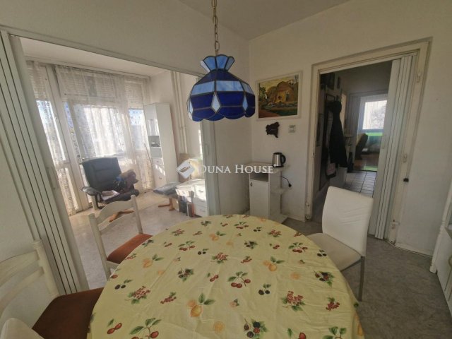 Eladó panellakás, Pécsett, Xavér utcában 59.9 M Ft, 3 szobás