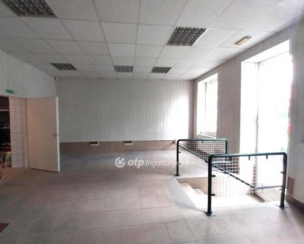 Eladó üzlethelyiség, Nyíregyházán 31 M Ft, 1+1 szobás