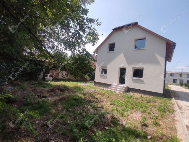Eladó családi ház, Komáromban 71.58 M Ft, 4 szobás