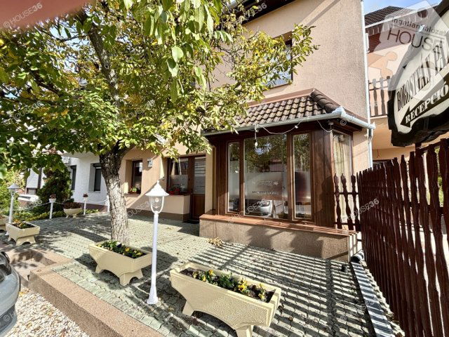 Eladó ipari ingatlan, Kiskunfélegyházán 249.9 M Ft