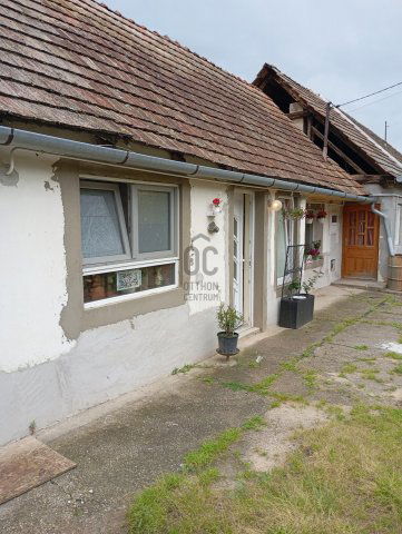Eladó családi ház, Szekszárdon 21 M Ft, 2 szobás