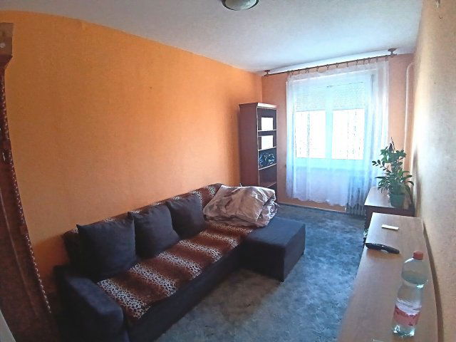 Eladó panellakás, Szolnokon 25.9 M Ft, 2 szobás