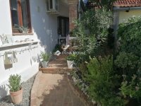 Eladó családi ház, Pécsett 94.99 M Ft, 2 szobás