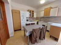 Eladó téglalakás, Szegeden 122 M Ft, 6 szobás