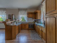 Eladó családi ház, Baján 96.5 M Ft, 6 szobás